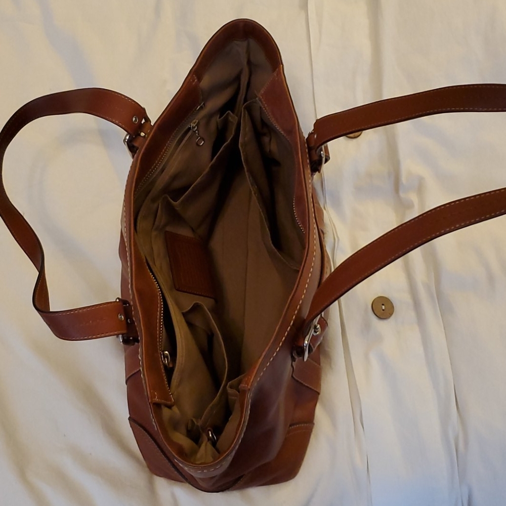 Coach leather purse - Picture 7 of 8